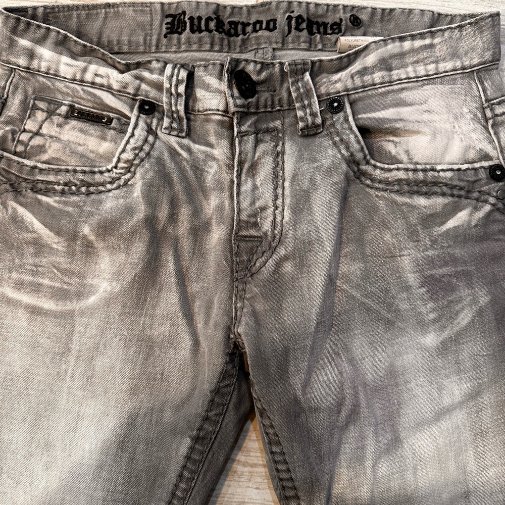 Men’s buckaroo jeans
Buckle Jeans
Size 30 X 30
Gray washed with gray stitching